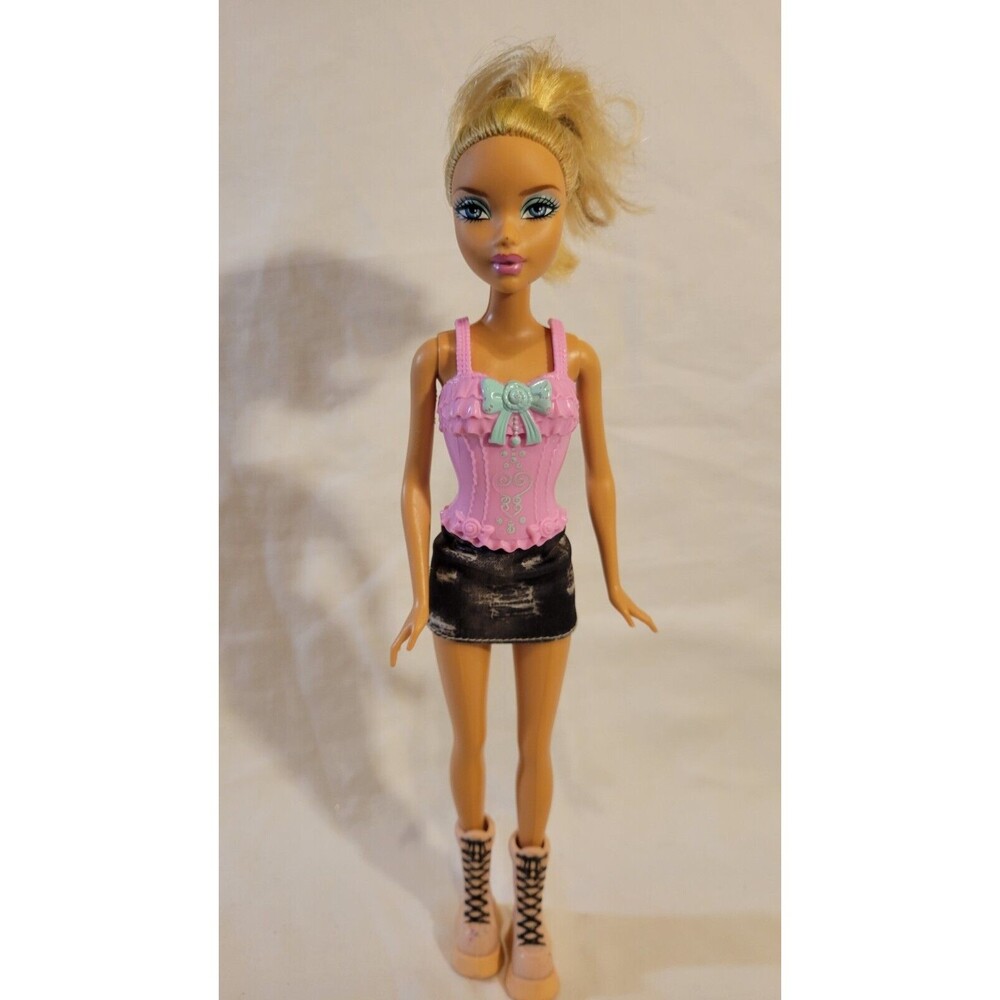 (2009) Barbie My Scene - Kennedy "Glam Beach" Doll
